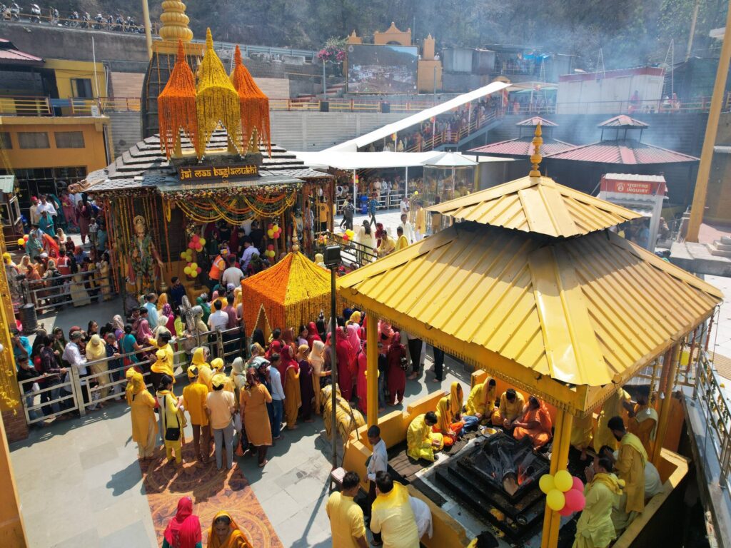 baglamukhi mandir kangra